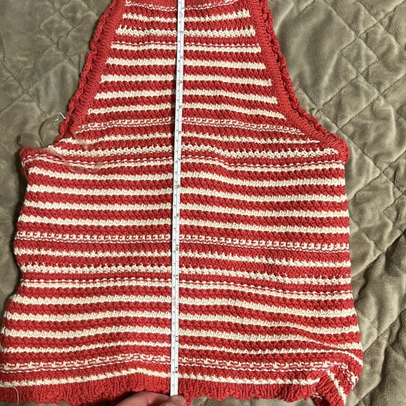 Crocheted halter top - Picture 5 of 6
